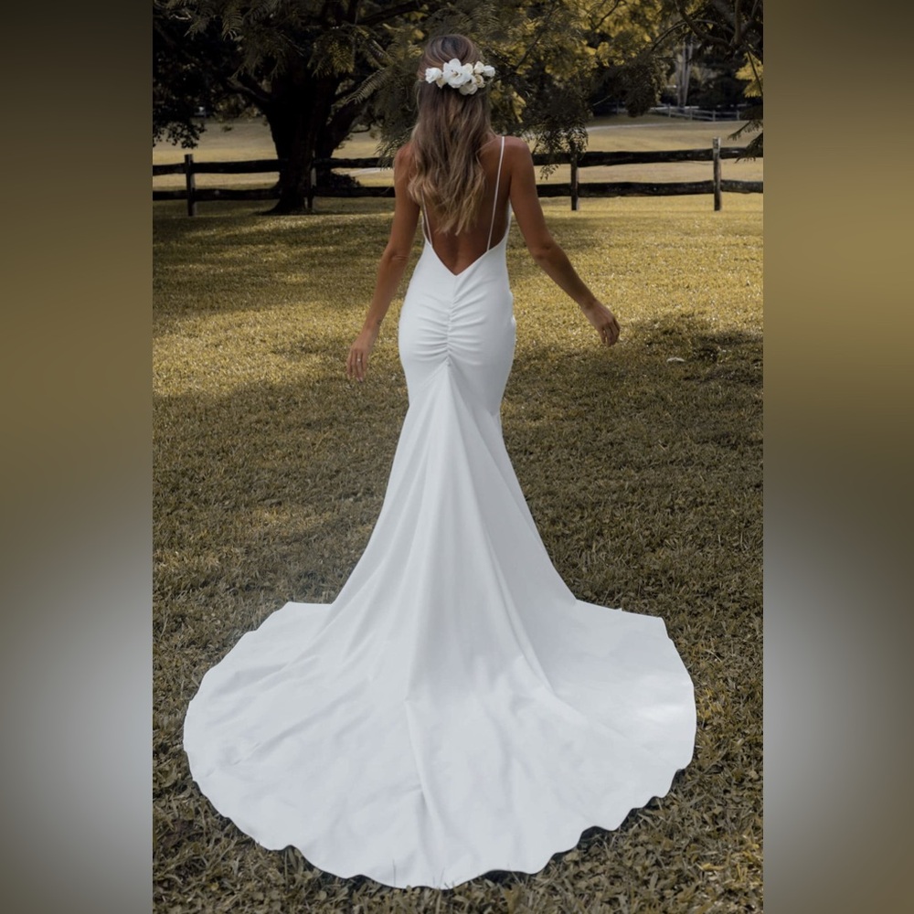 Elegant White Backless Gown
